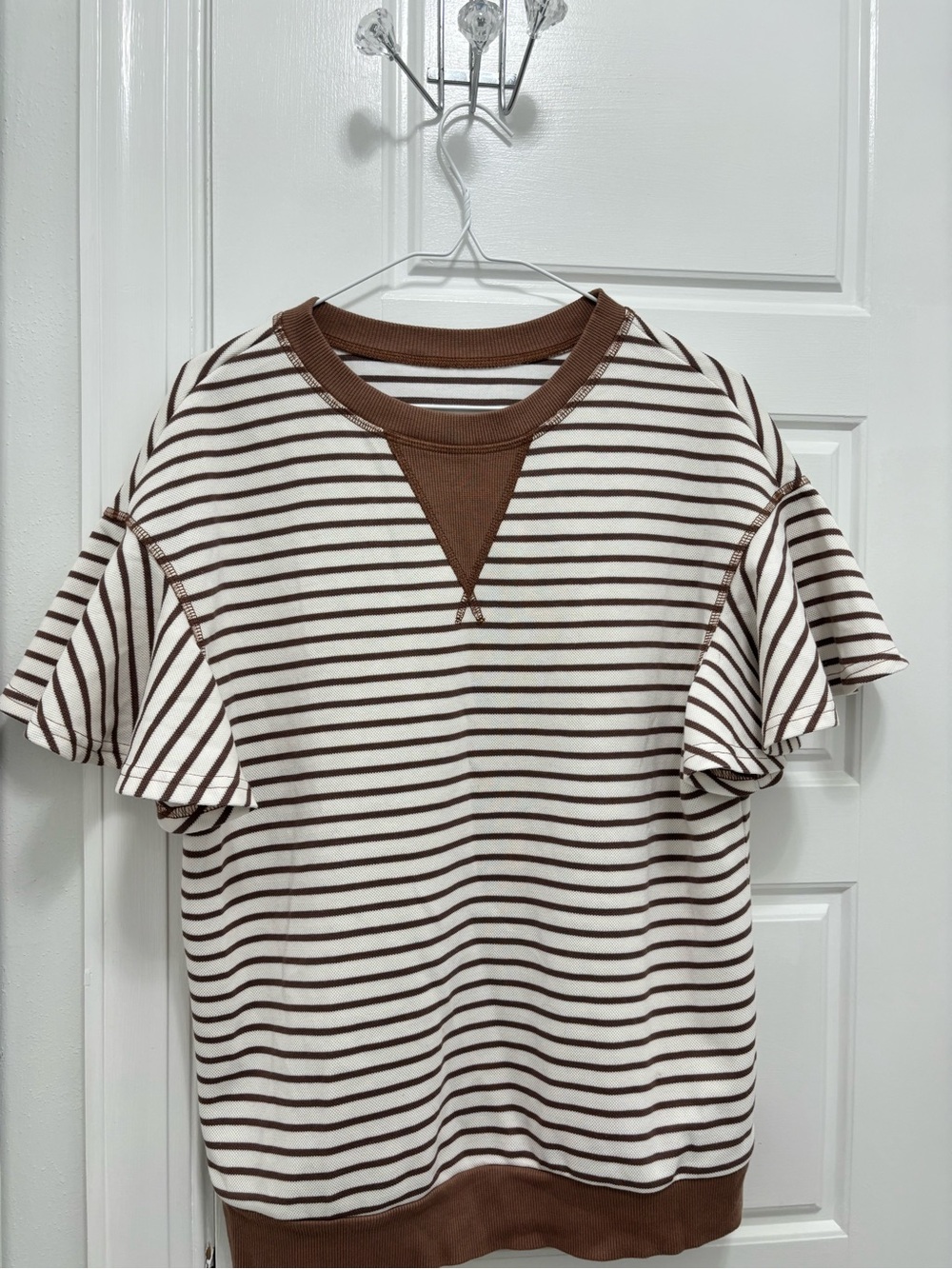 Boutique Style Striped Short-Sleeve Sweatshirt in Brown and Cream